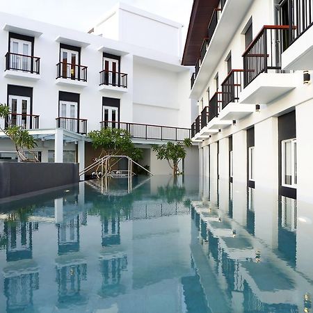 Amaris Hotel Teuku Umar Denpasar Zewnętrze zdjęcie